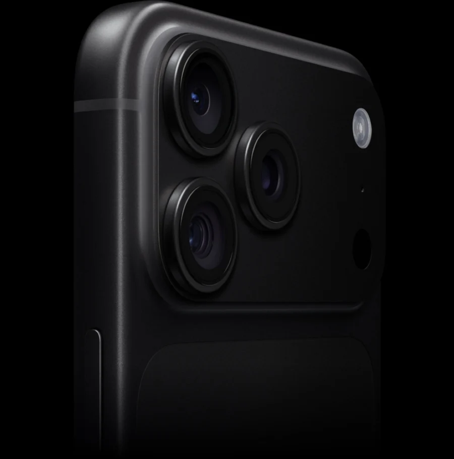 iPhone 18 Pro باللون الأسود